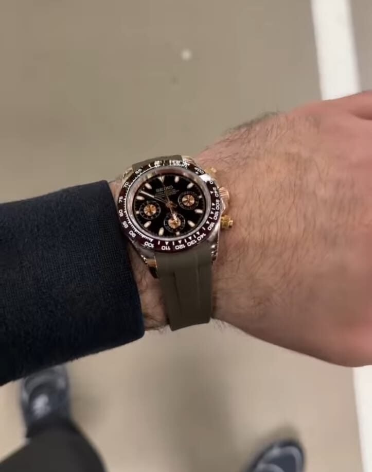 Luxury Black Dial Wristwatch